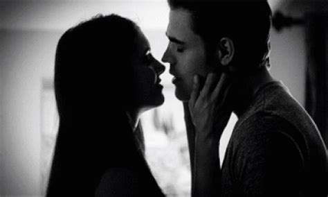 romantic kiss gif|Kiss Gifs